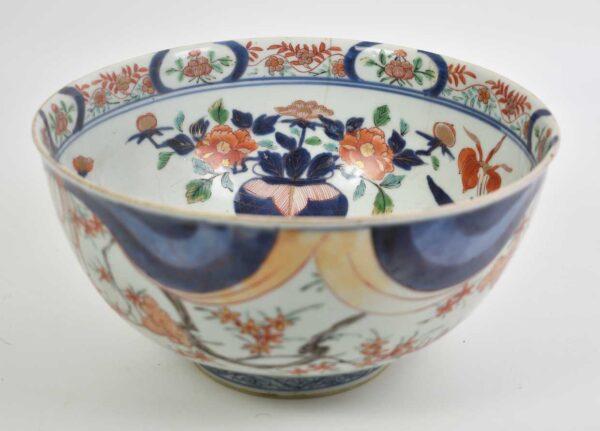 Large Imari bowl, 18th century Edo period, blue red and white.