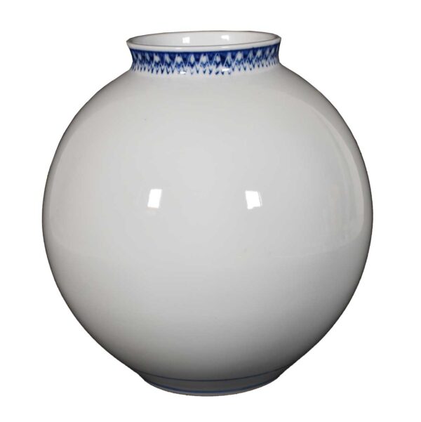 Nabeshima flower vase - Image 3