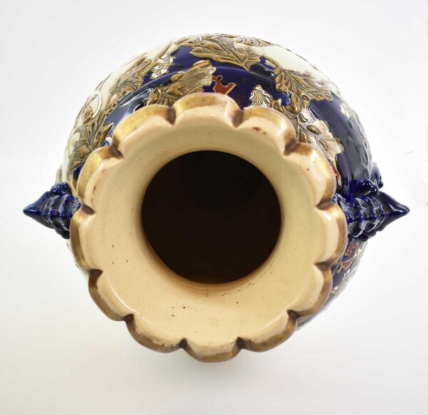 Large spectacular, earthenware Satsuma floor vase - Image 9