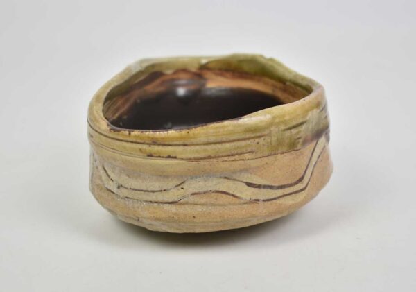 Japanese KUTSU-CHAWAN tea bowl of old ORIBE pottery - Image 4