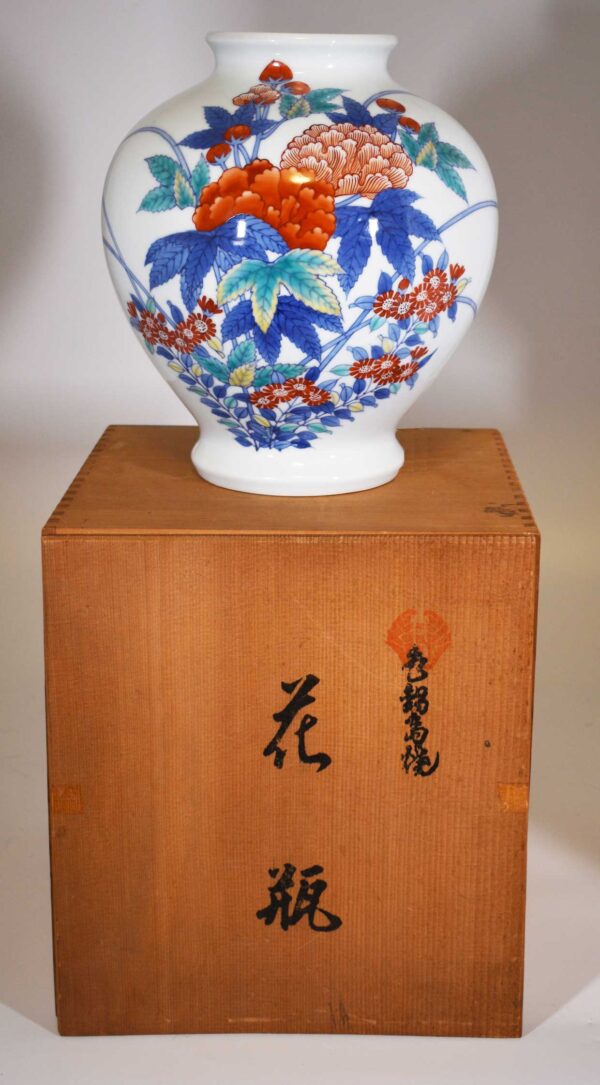 Large Nabeshima vase - Image 2